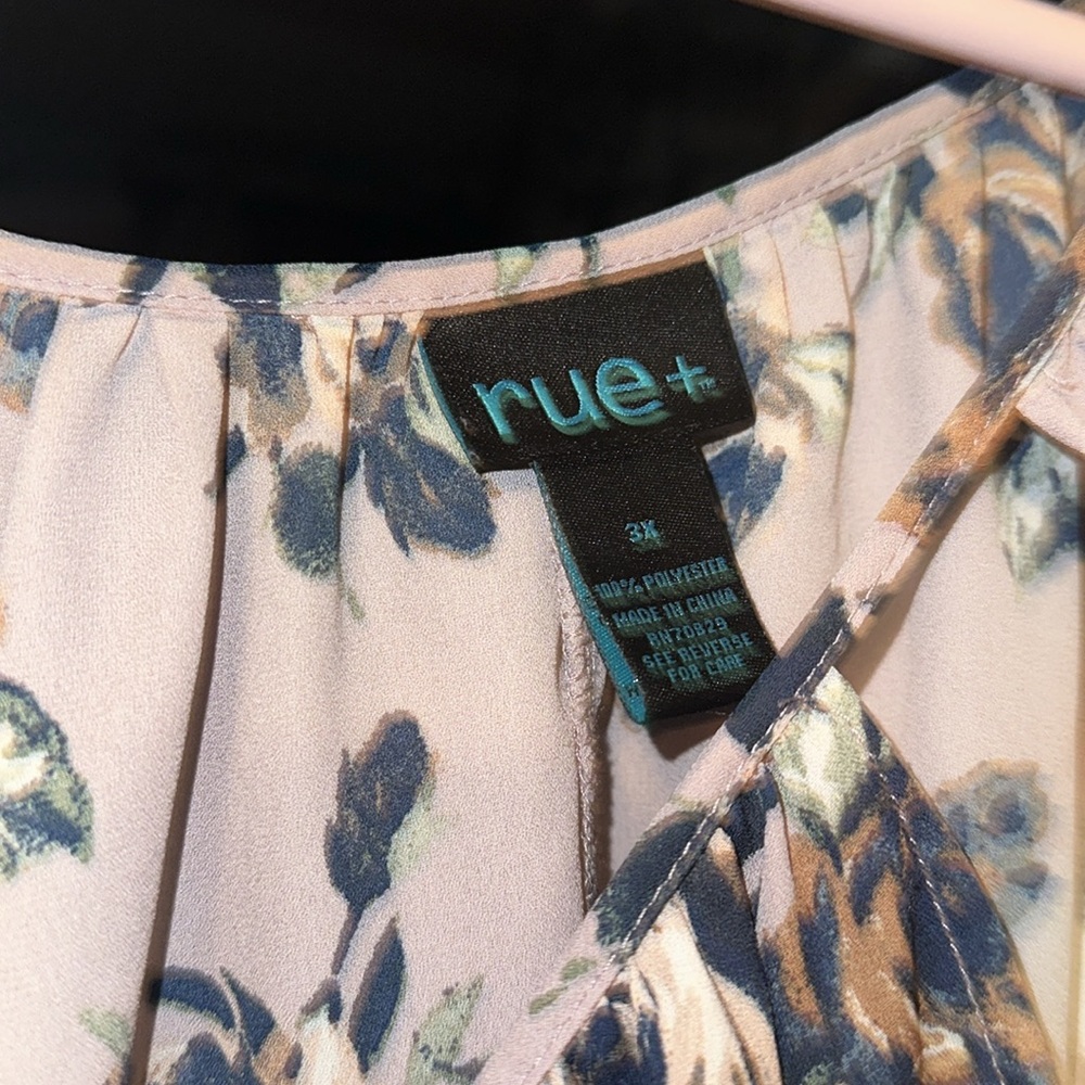 Floral pattern top - Picture 3 of 3
